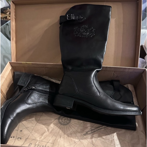 Black boots never worn - Picture 1 of 4